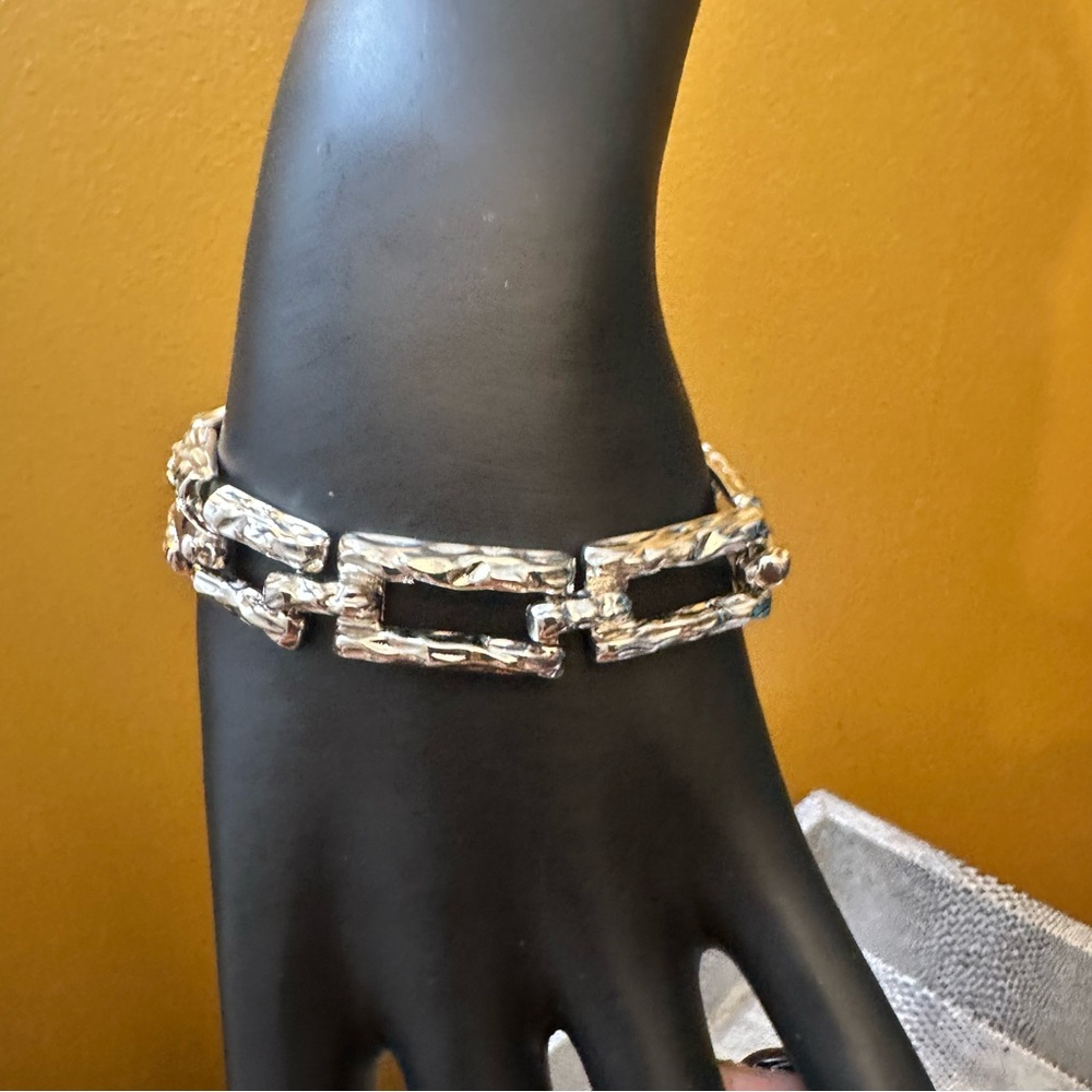Monet silver tone vintage bracelet 6 3/4 inches
